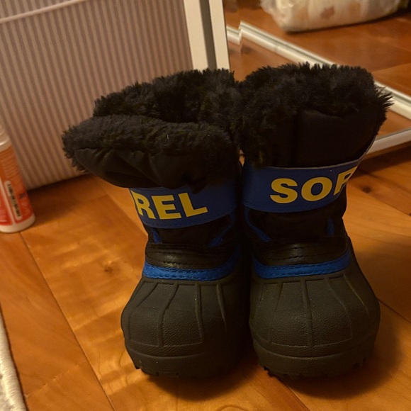 Sorel Black and Blue Winter Boots kids size 6 - Picture 1 of 5